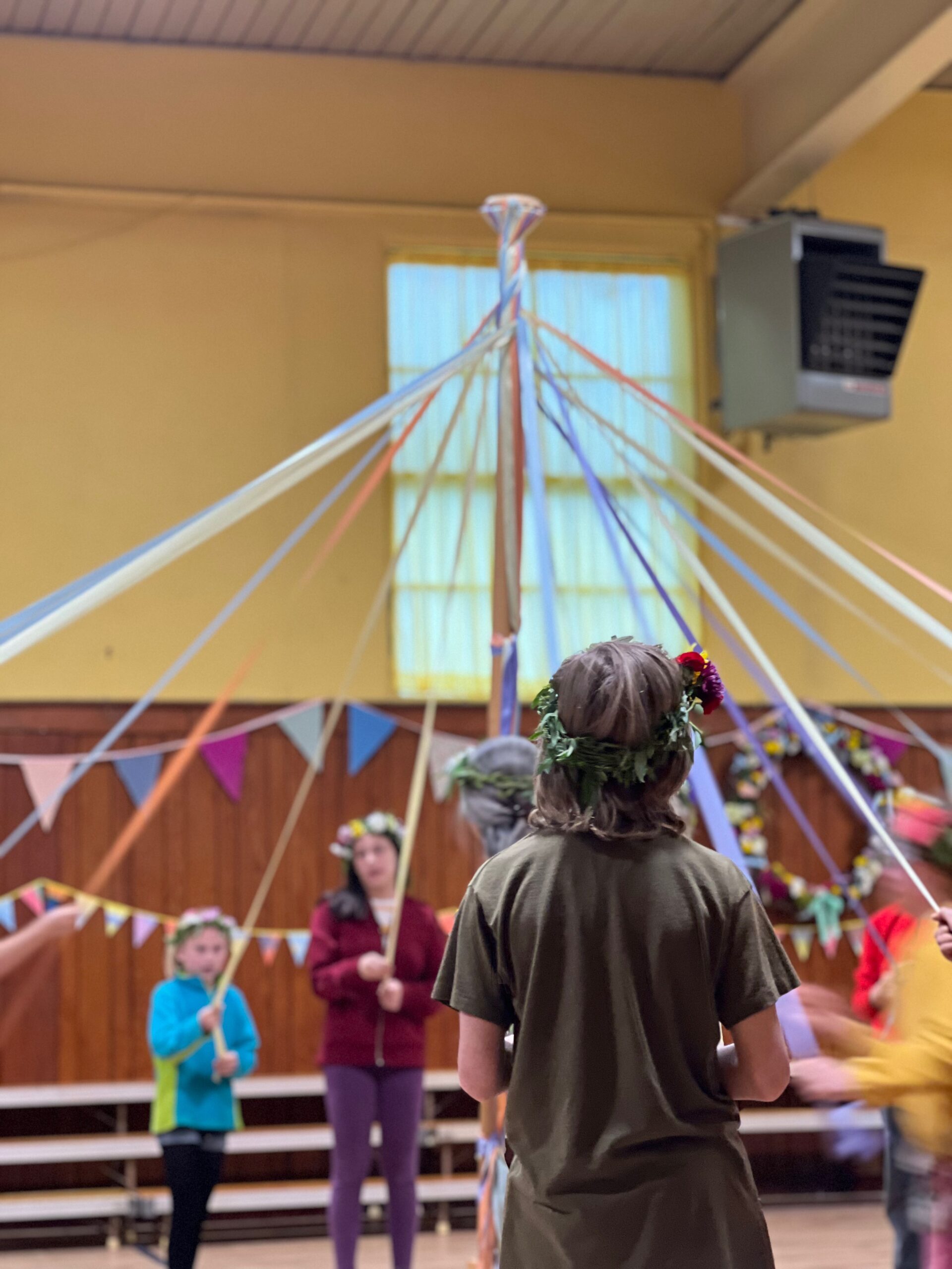 When and How is Reading Taught in a Waldorf School? - Susquehanna Waldorf  School